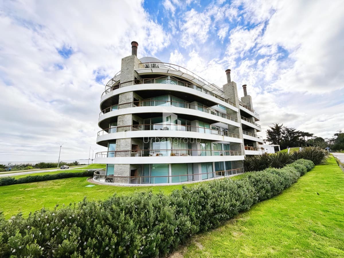 Apartamento en Venta 3 Dormitorios Primera Línea Playa Mansa