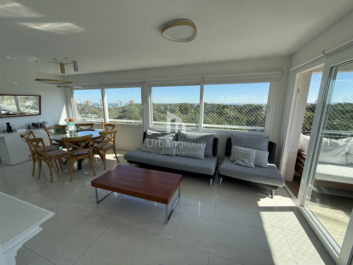 Apartamento Luminoso De 2 Dormitorios, Roosevelt En Oportunidad