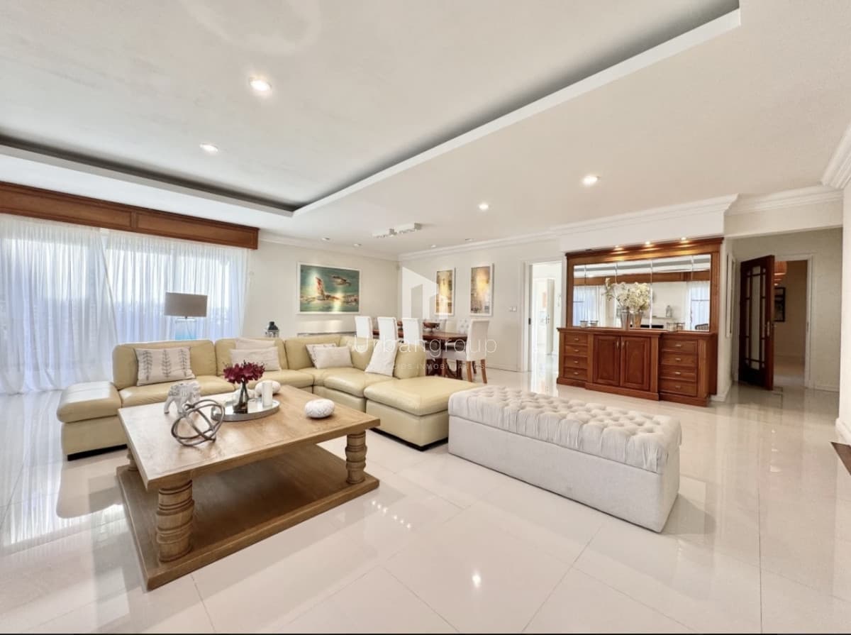 Moderna Casa de 4 Dormitorios en Playa Mansa a 150 metros del Mar