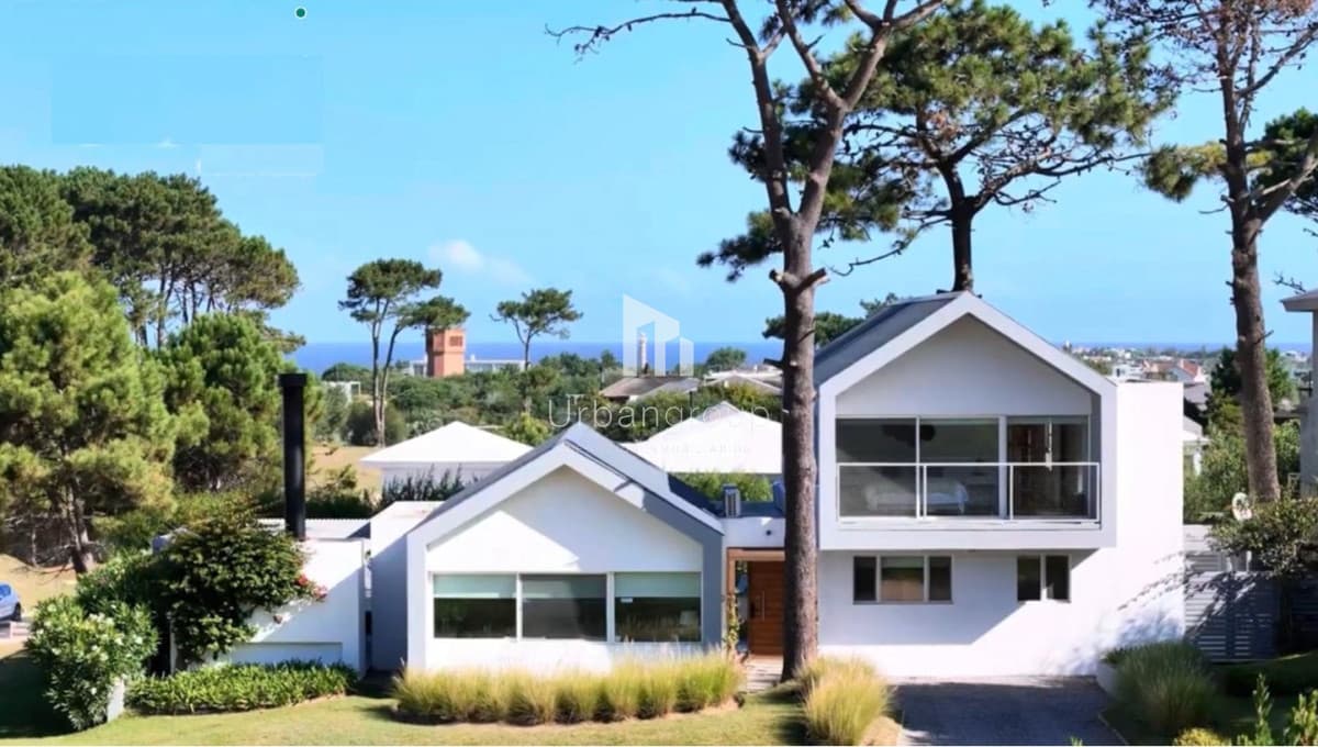 Excelente Casa de 5 Dormitorios en Barrio Privado Pinar del Faro, José Ignacio