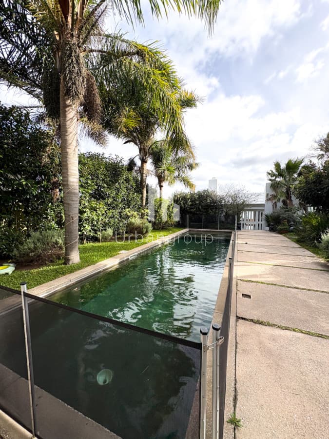 Casa en Venta 6 Dormitorios Primera Línea al Arroyo de la Barra