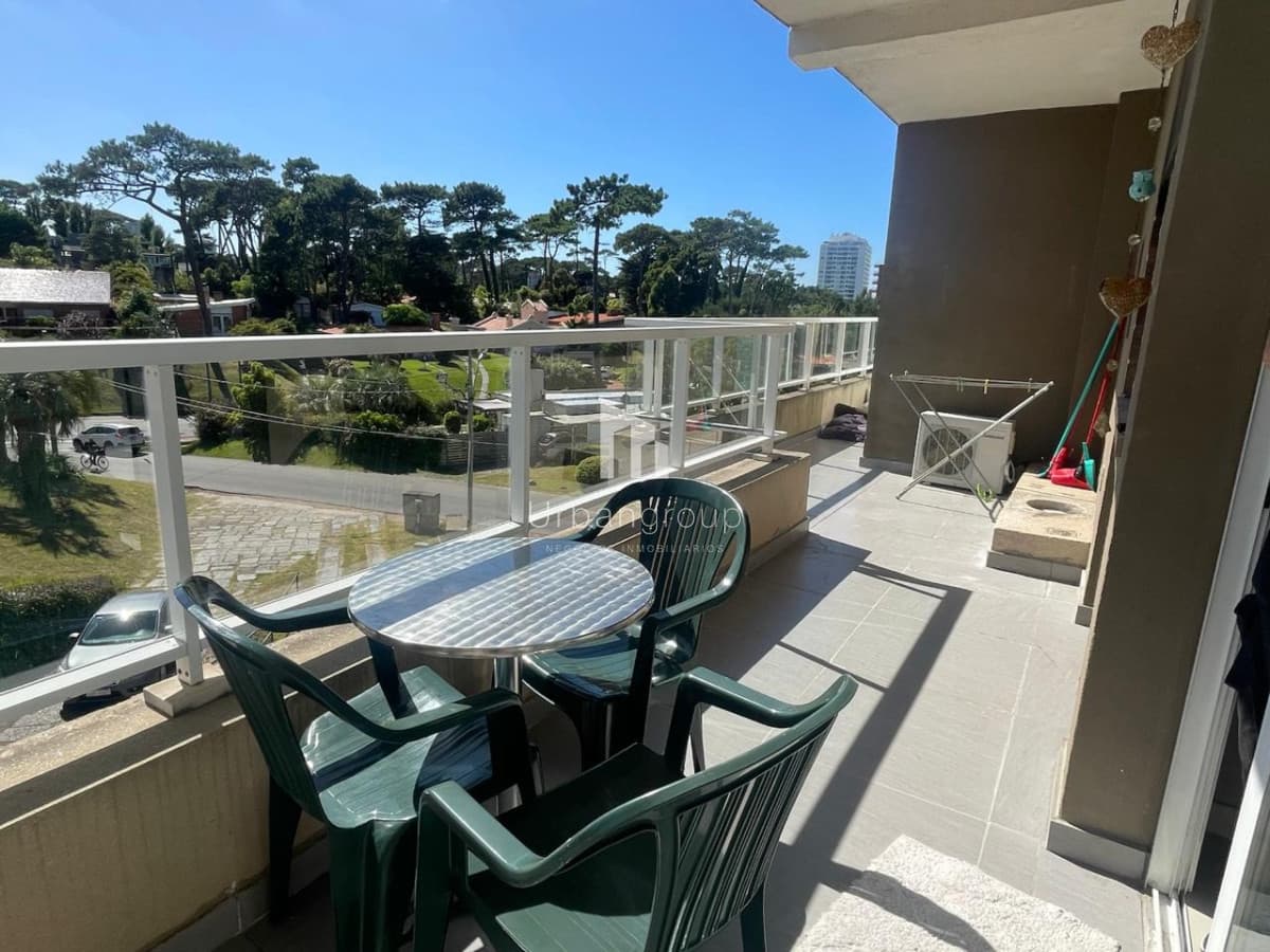 Apartamento de 1 Dormitorio en Venta, parada 19 Playa Mansa. Punta del Este