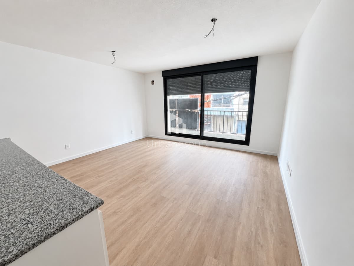 Venta Monoambiente a Estrenar en Tres Cruces, Cordón