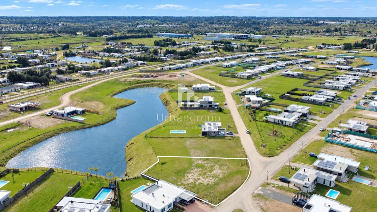 Terreno en Venta Al Lago Barrio Privado La Juana